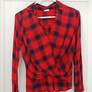 Like new chic button down plaid top